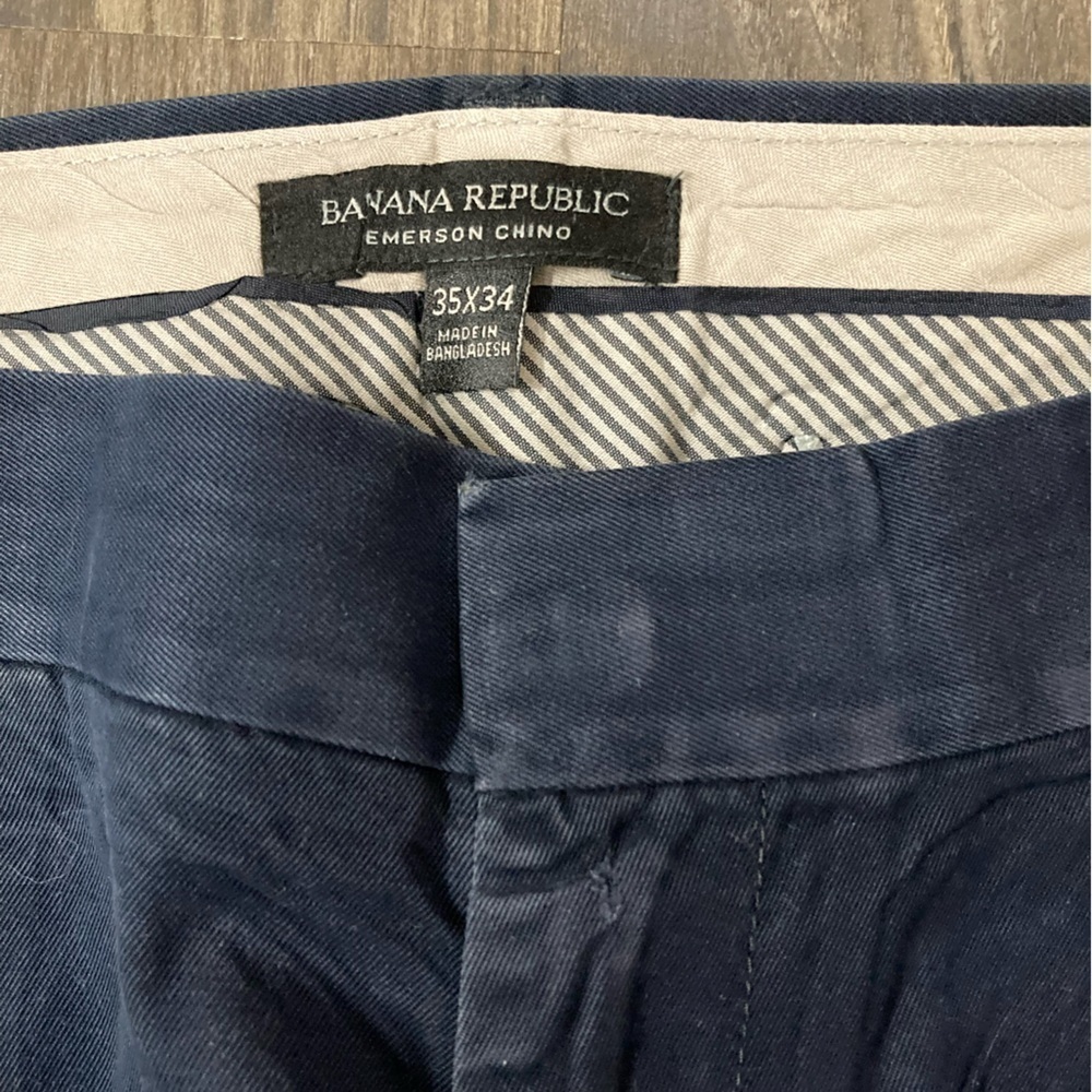 Banana Republic Navy Emerson Chino Pants‎ Size 35; Inseam hemmed to 27.5 inch